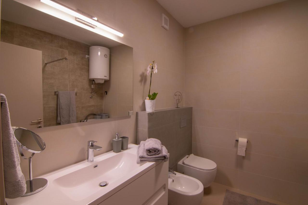 Luxury Apartment Faro With Sea View And Swimming Pool Премантура Екстериор снимка